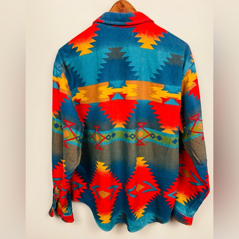 Vintage 90's Woolrich Southwestern Geometric Button-Down Shirt - Picture 4 of 12